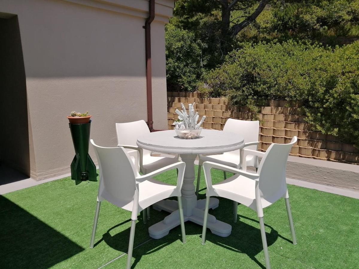 Apartamento Froggy At The Pond Simonʼs Town Exterior foto