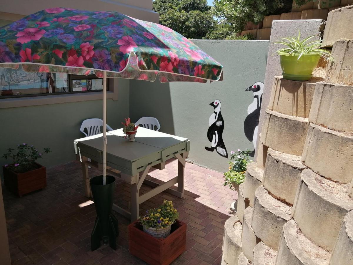 Apartamento Froggy At The Pond Simonʼs Town Exterior foto