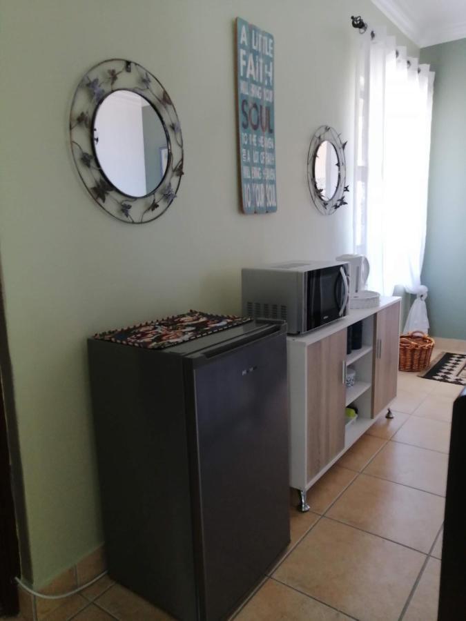 Apartamento Froggy At The Pond Simonʼs Town Exterior foto