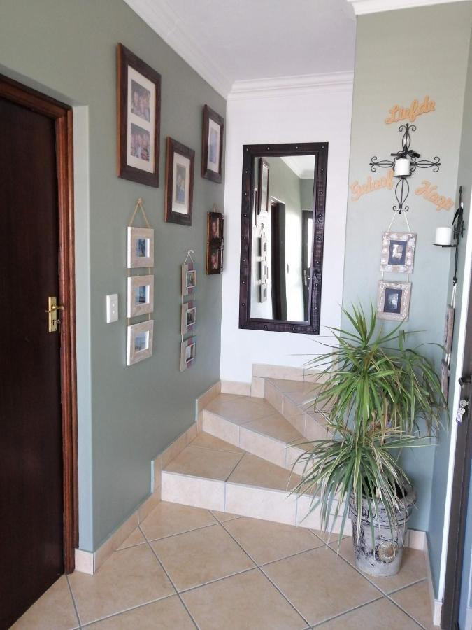 Apartamento Froggy At The Pond Simonʼs Town Exterior foto